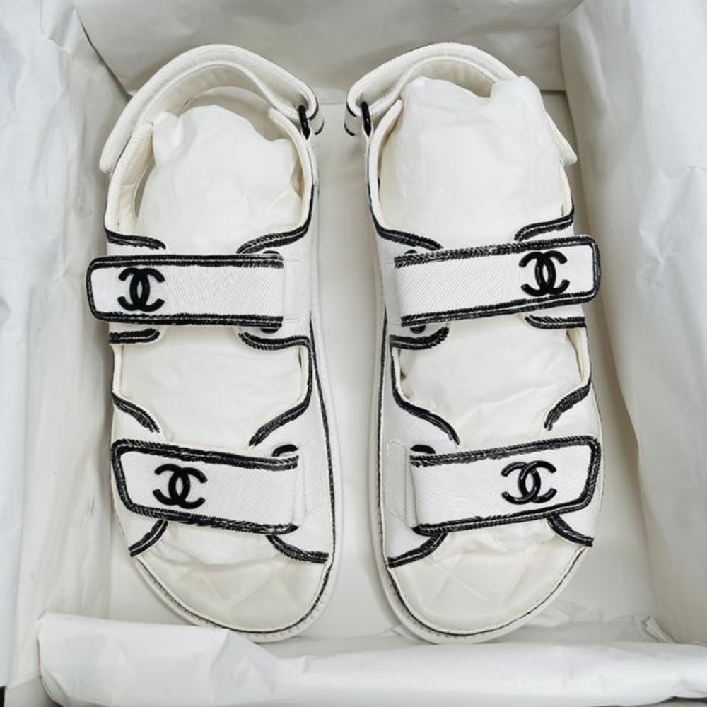 Chanel Dad Sandals NIB White Black Leather CC Logo Flats Strappy Sandals